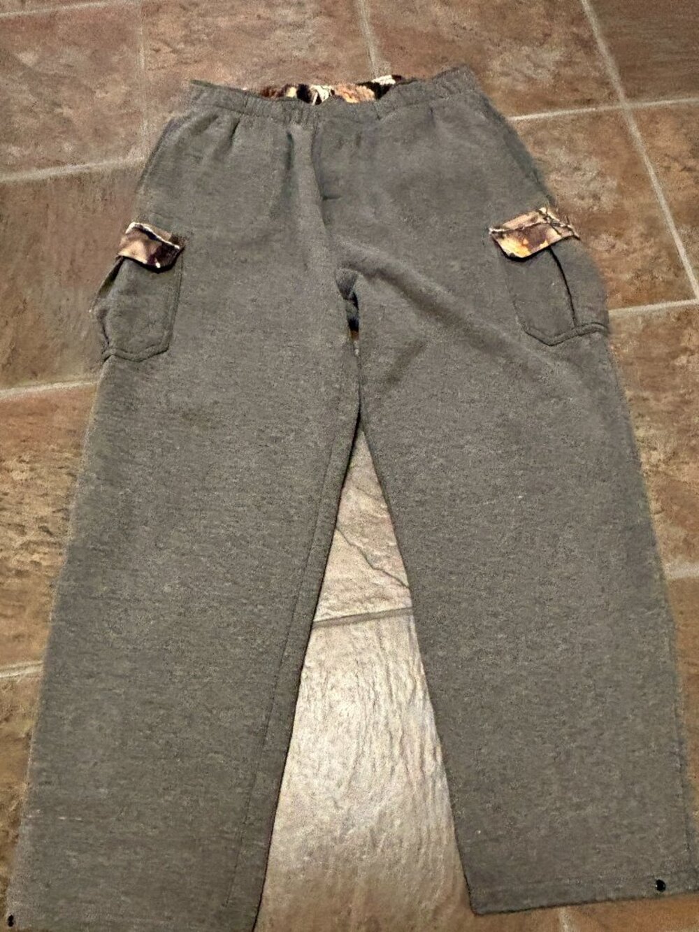 ~~Legendary Whitetails Men's Large Cargo Camo Gray Sweatpants     ********SIZES